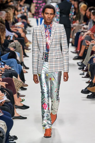 Look 39